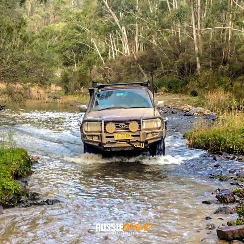 105 Series bullbar - Rockarmor Classic Premium Series - Image 6
