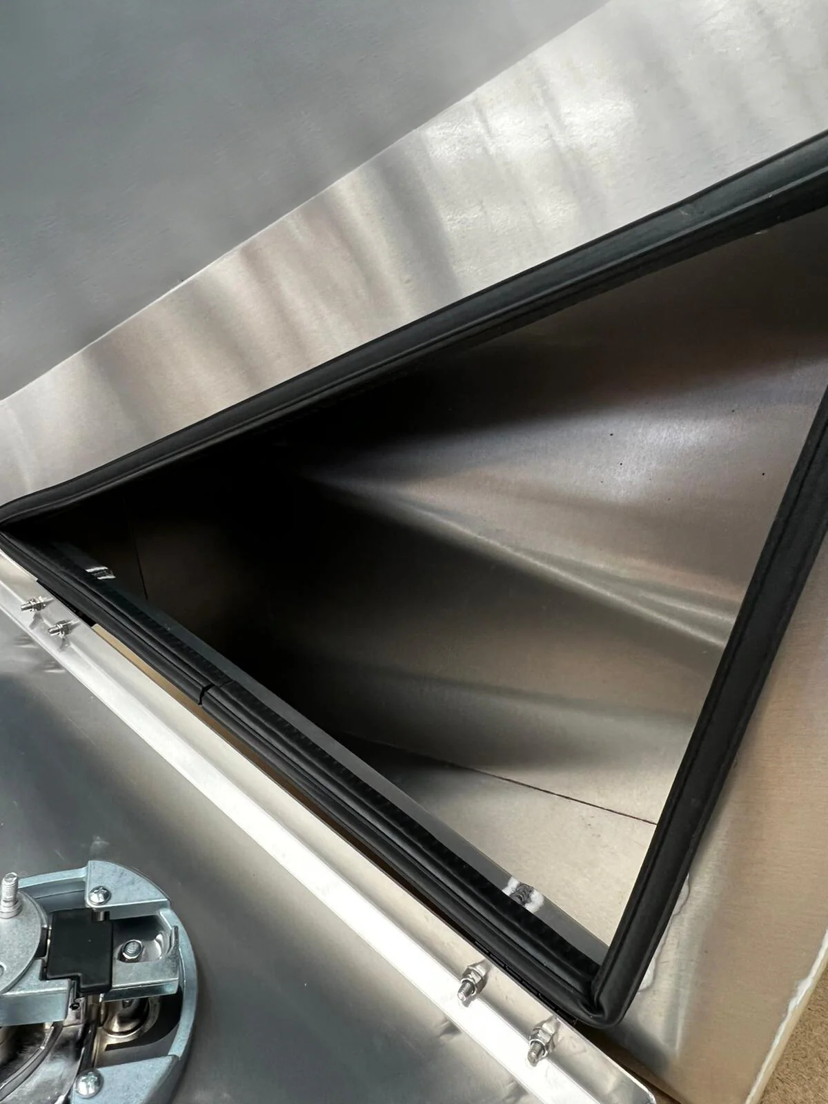 900MM Tapered Tool Box Raw Under Tray / Ute Tool Box (Pair) - Image 13