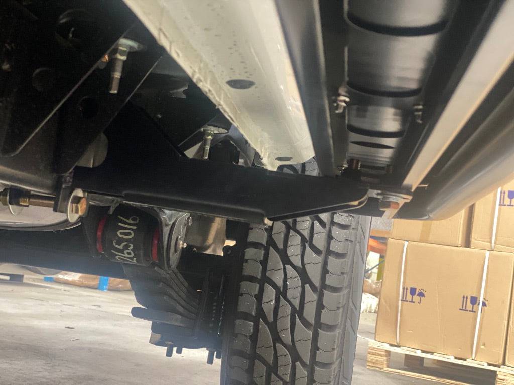 Adjustable Single Cab Sidesteps and Brush Bars Suitable For Toyota Land Cruiser 79 Series 2007- 2016 - Image 31