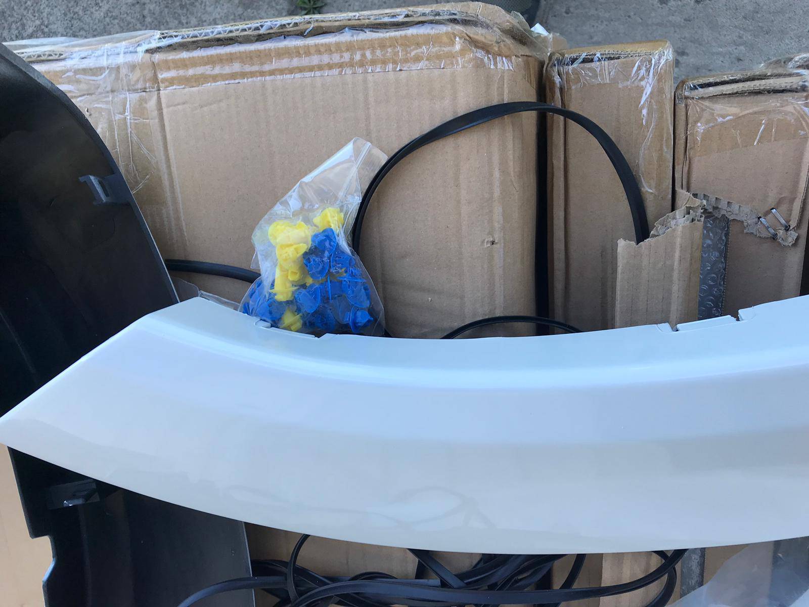 White Flares Suitable For Toyota Hilux 2012 - 2015 - Image 8