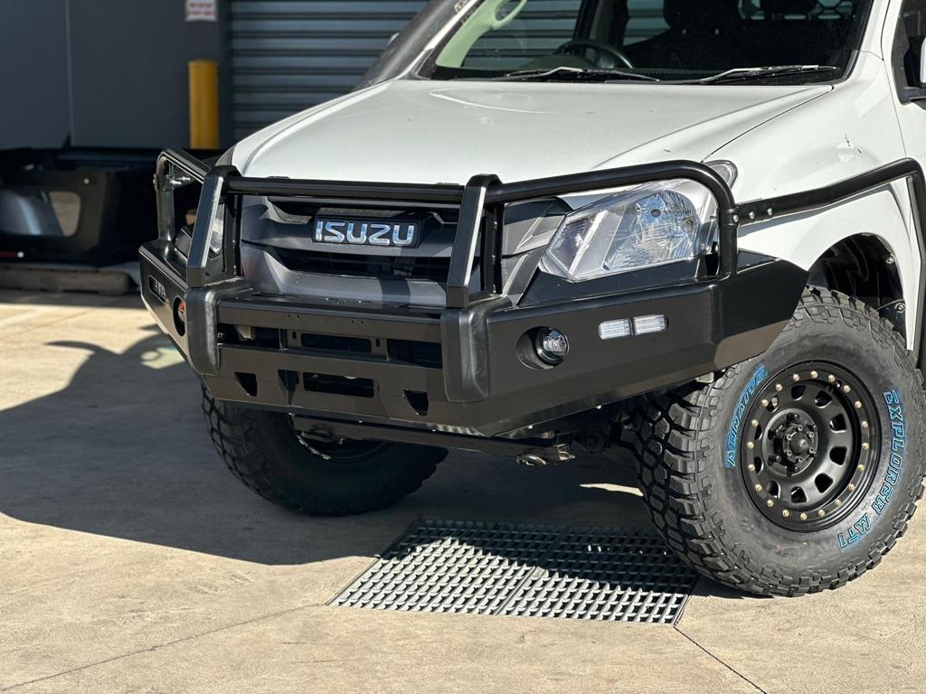 Premium Deluxe Bull Bar to suit Isuzu Dmax 12-16 Steel Winch Compatible D-max - Image 6