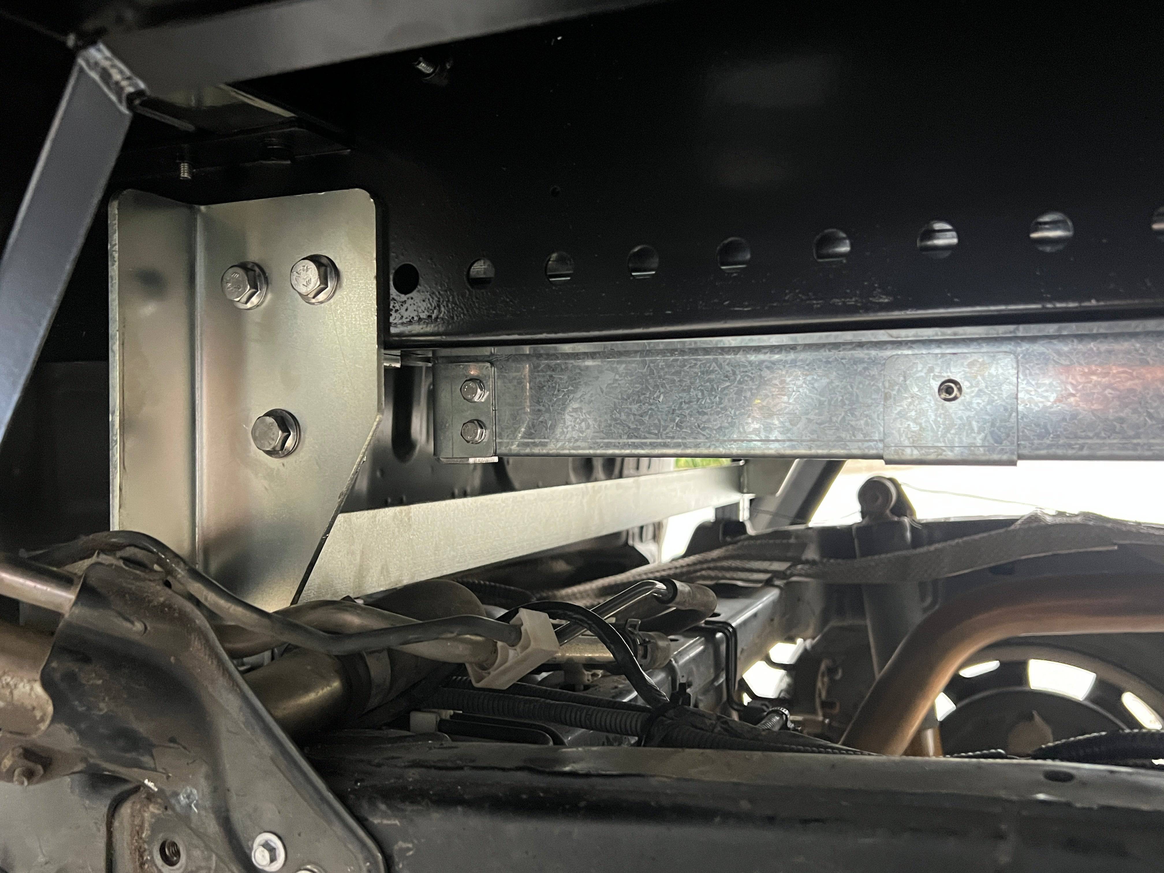 Premium 1900 Aluminium Tray + 2 Door Compartment Canopy Deal Premium Edition - Image 59
