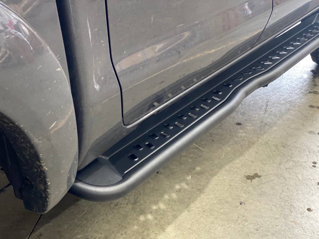 Side steps Suitable for Toyota Hilux 2005-2014 (Urban Gen 2) - Image 7