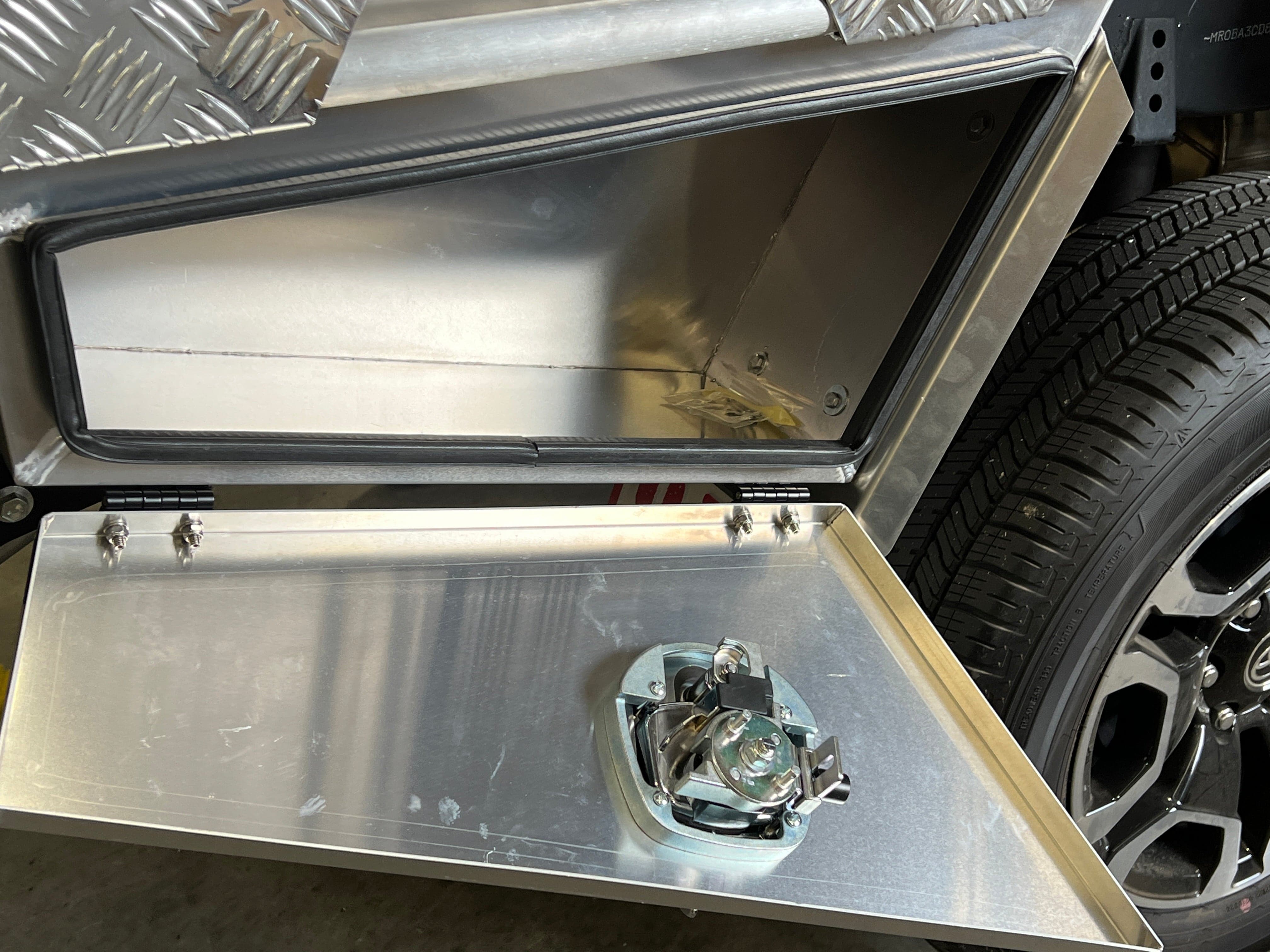 Platinum Edition Tray + Canopy Combo Deal 1800 Length Checker Plate - Image 18